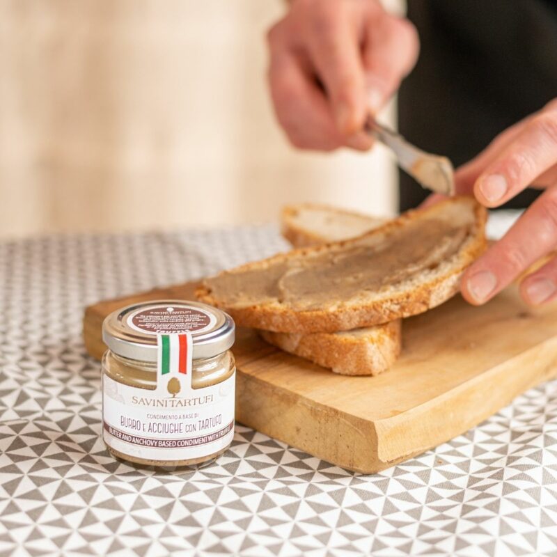 Condimento a base di burro e acciughe con tartufo