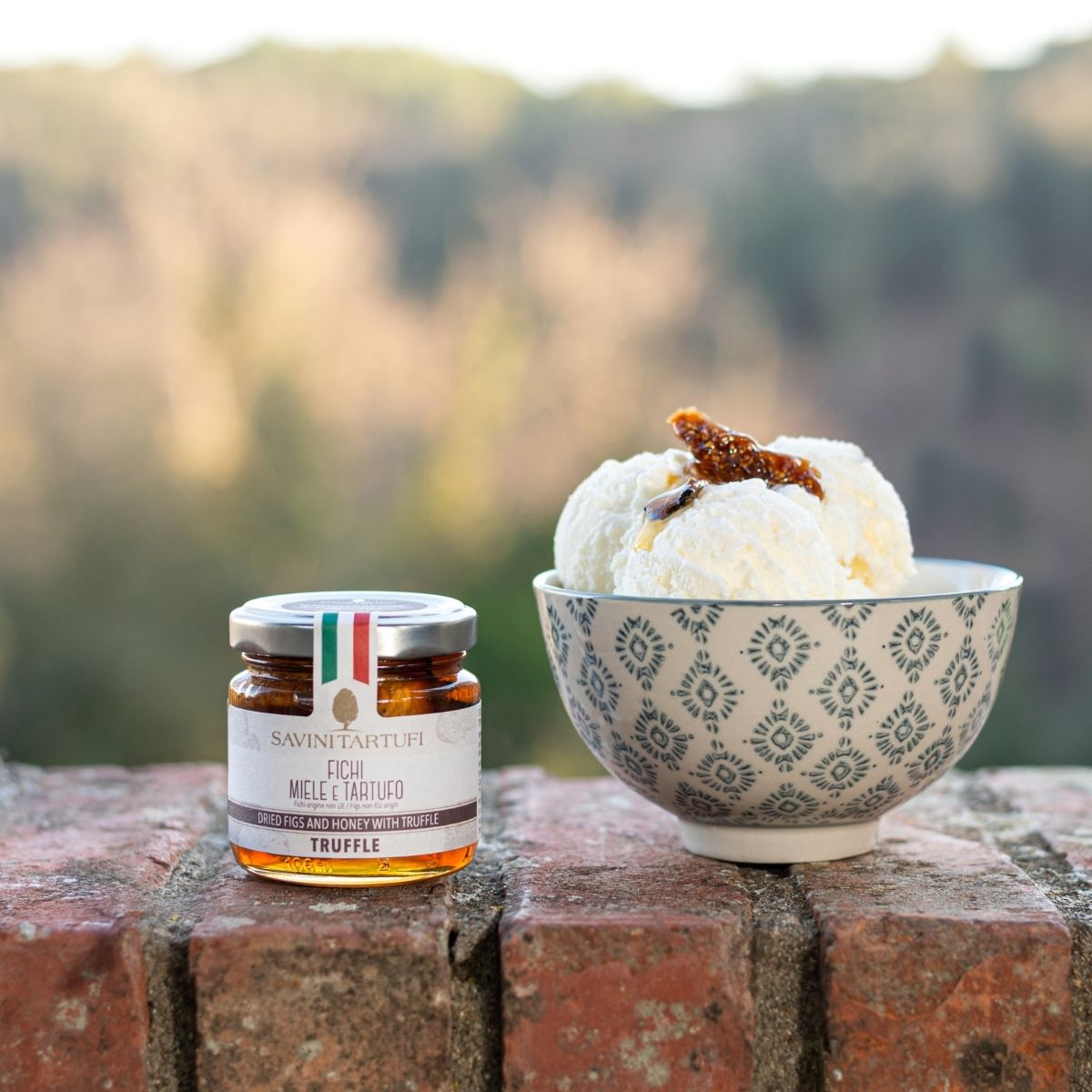 Dried figs and honey with truffle - Image 2